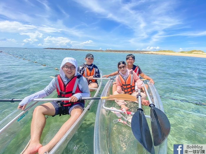 澎湖隘門沙灘水上活動設施|透明獨木舟、SUP立式划槳、八合一水上設施玩到飽
