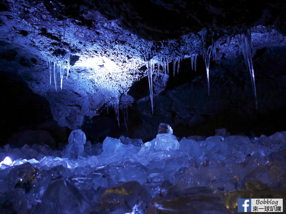 Narusawa-Ice-Cave-52