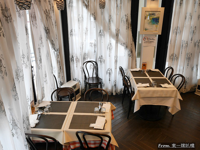 Restaurant LE MiDi12